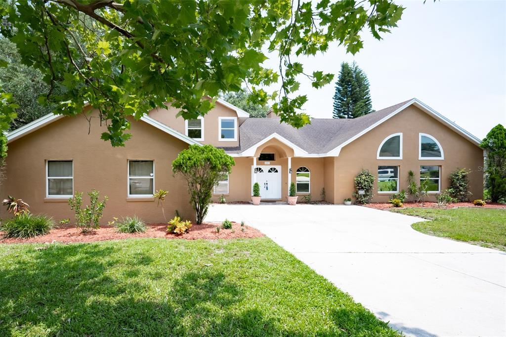 Property Photo: 4903 Willowbrook Circle FL 33884