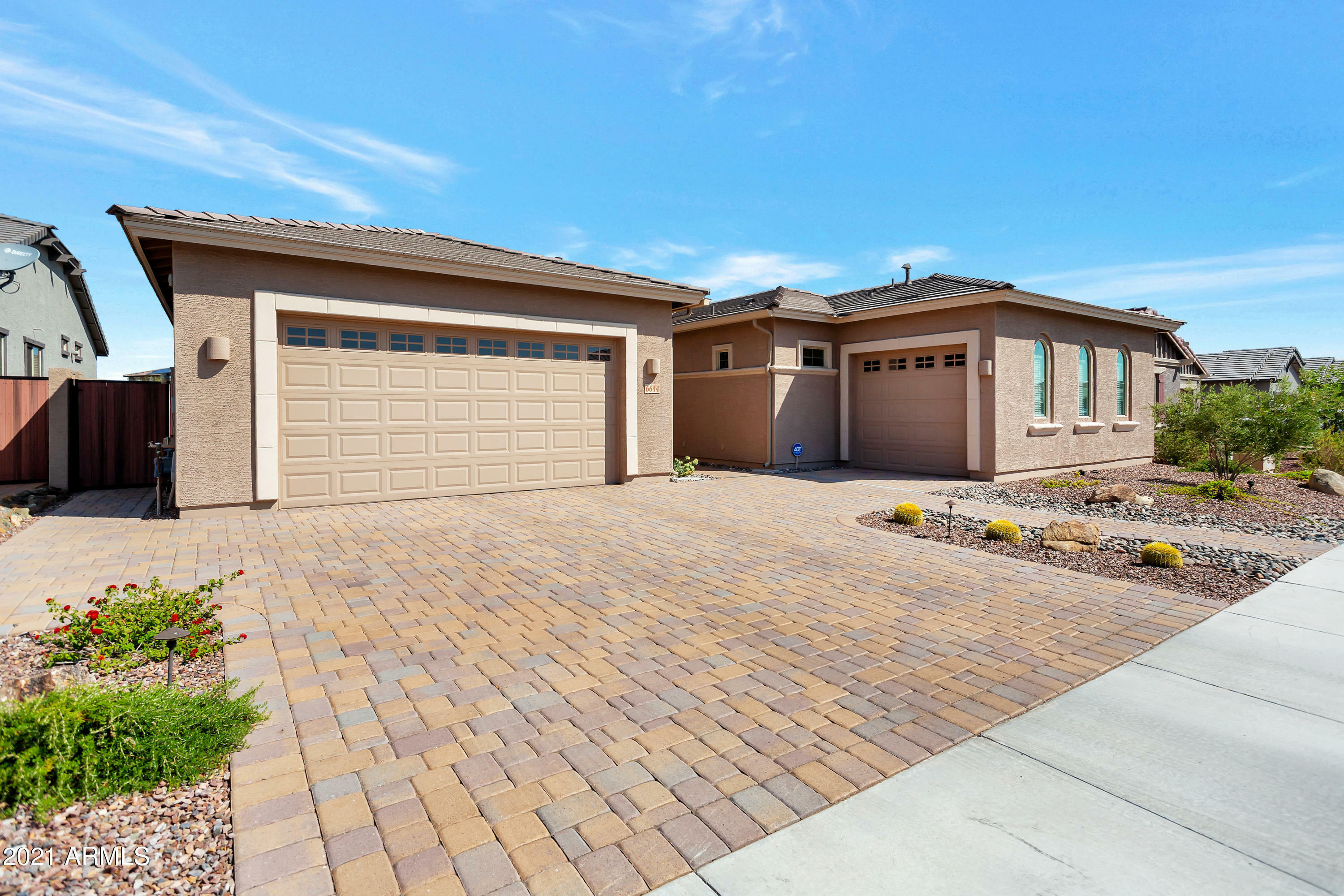 Property Photo: 6644 W Dale Lane AZ 85083