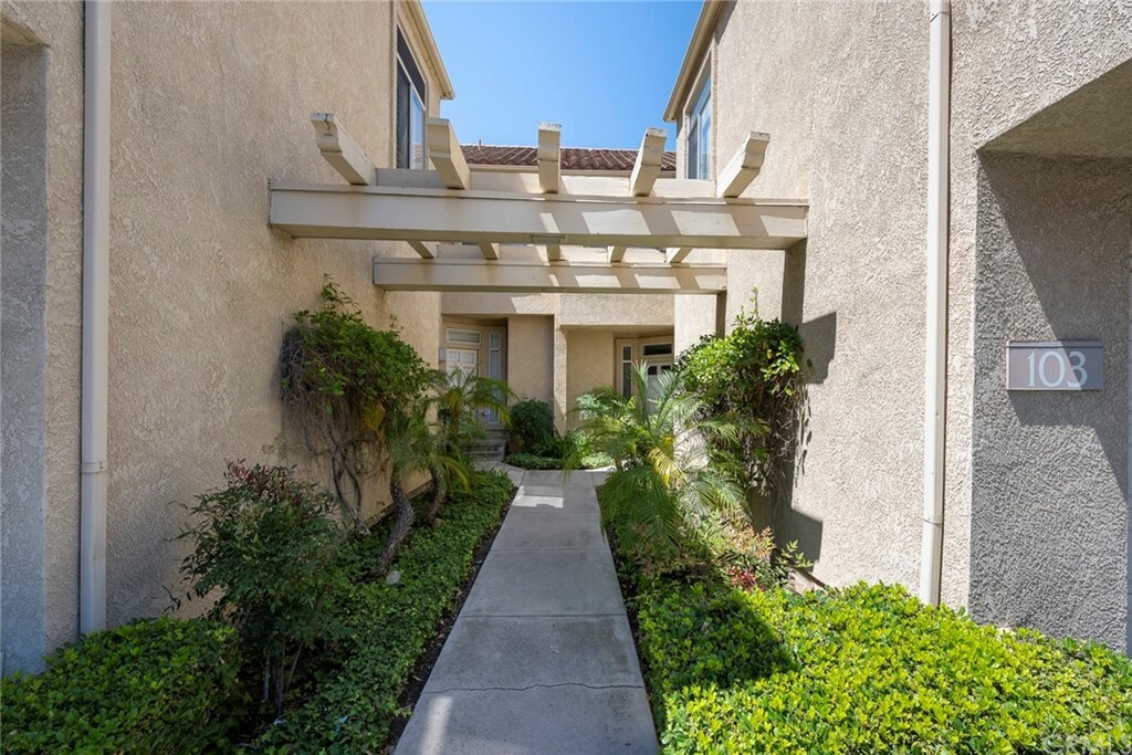 Property Photo:  3100 Castelar Court 103  CA 92882 