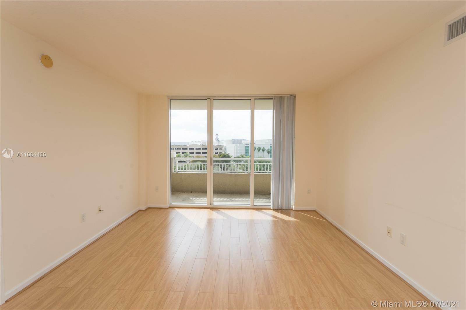 Property Photo: 19501 W Country Club Dr 512 FL 33180
