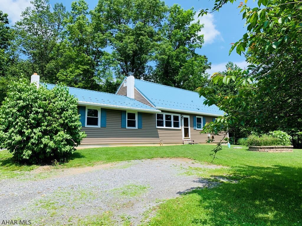Property Photo: 1283 Briar Valley Road PA 15522