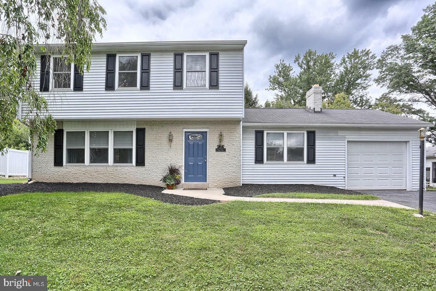 Property Photo:  10 Laurel Drive  PA 17055 