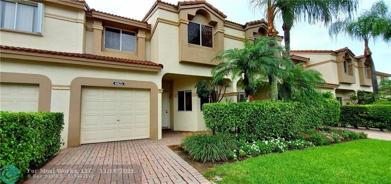 Property Photo:  6823 Via Regina  FL 33433 