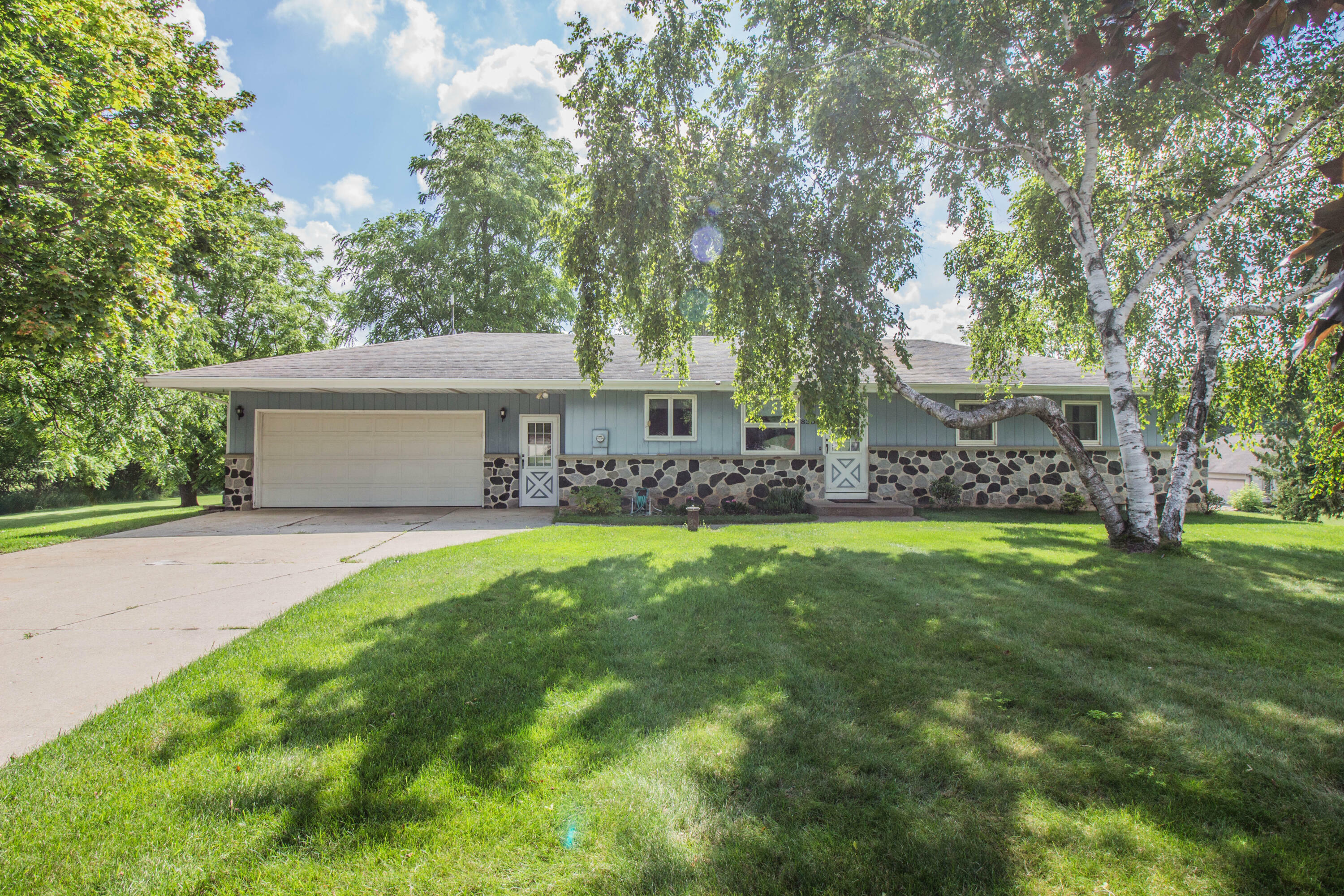 Property Photo:  8300 Prospect Dr  WI 53040 