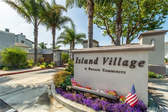 Property Photo: 9 Compass Court CA 90803