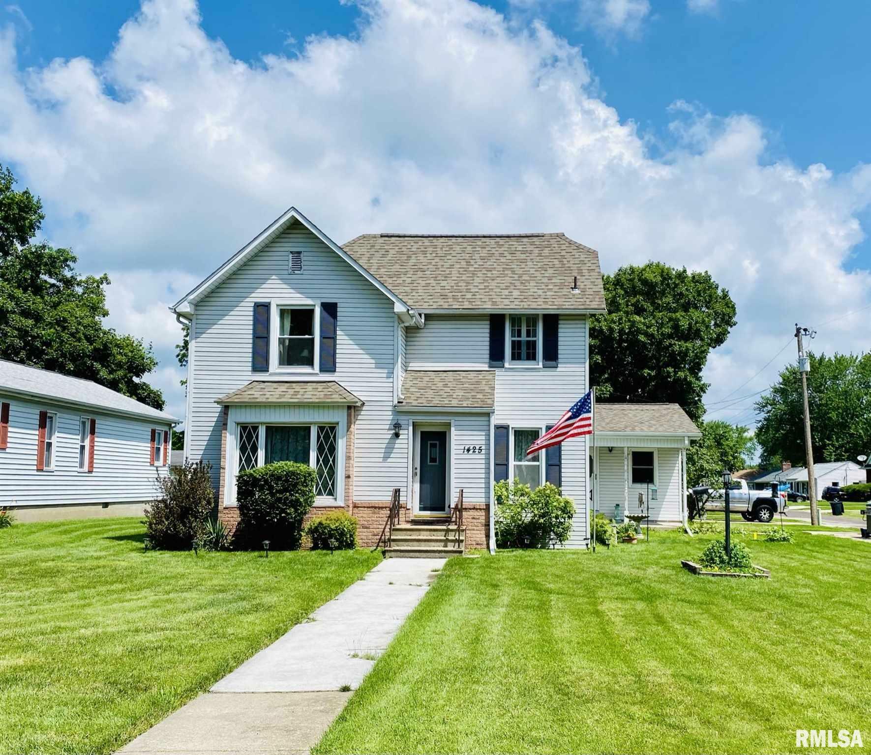 Property Photo:  1425 W Losey  IL 61401 