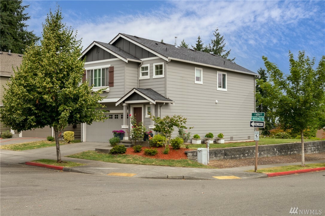 Property Photo:  2121 E 45th Ct  WA 98404 