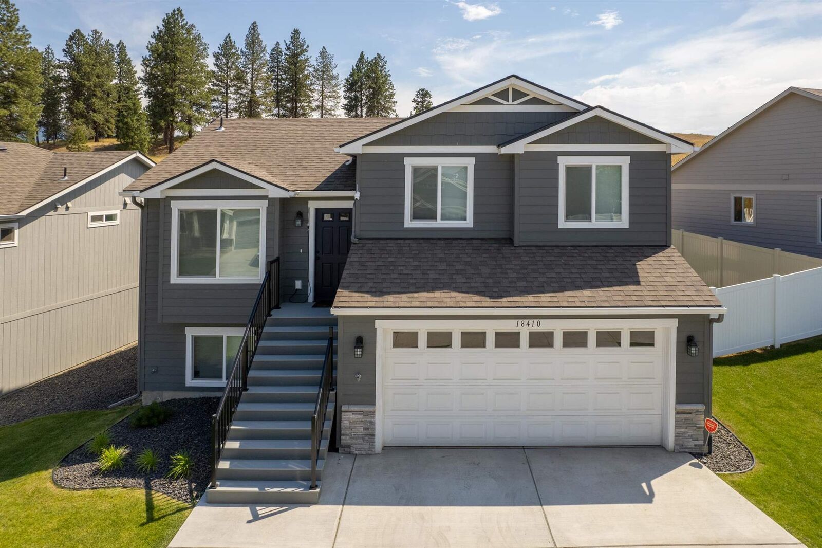 Property Photo: 18410 E Selkirk Estates Rd WA 99016