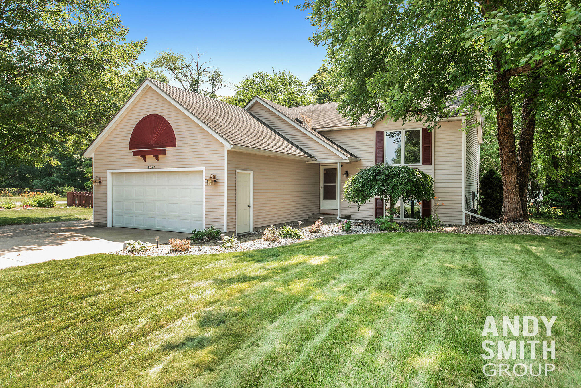 Property Photo:  4014 Quail Run Drive  MI 49426 