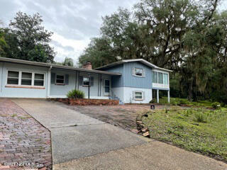 Property Photo:  1423 S 15th Street  FL 32177 