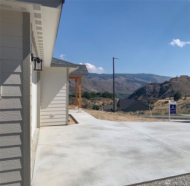 Property Photo:  9976 Saska Wy  WA 98822 