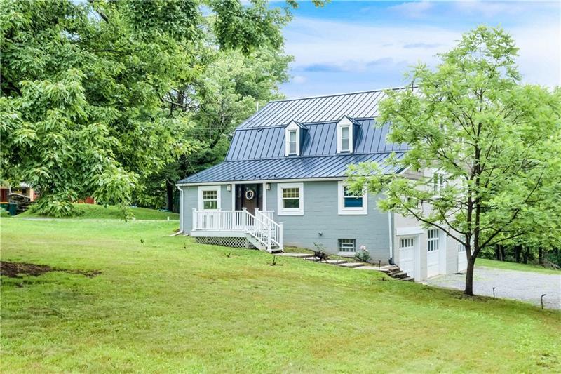Property Photo:  2110 Reis Run Rd  PA 15237 