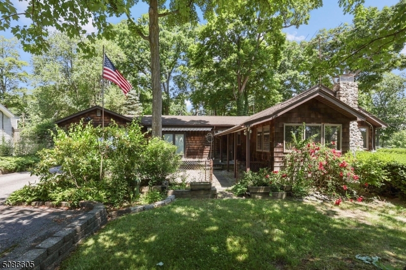 Property Photo:  2167 Lakeside Dr W  NJ 07422 