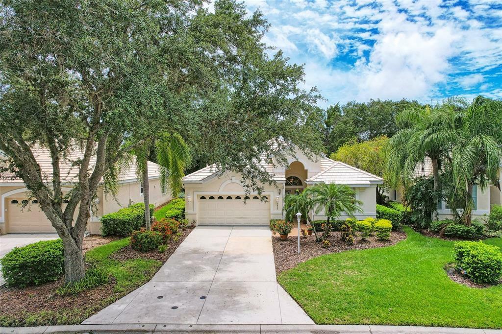 Property Photo: 8450 Idlewood Court FL 34202