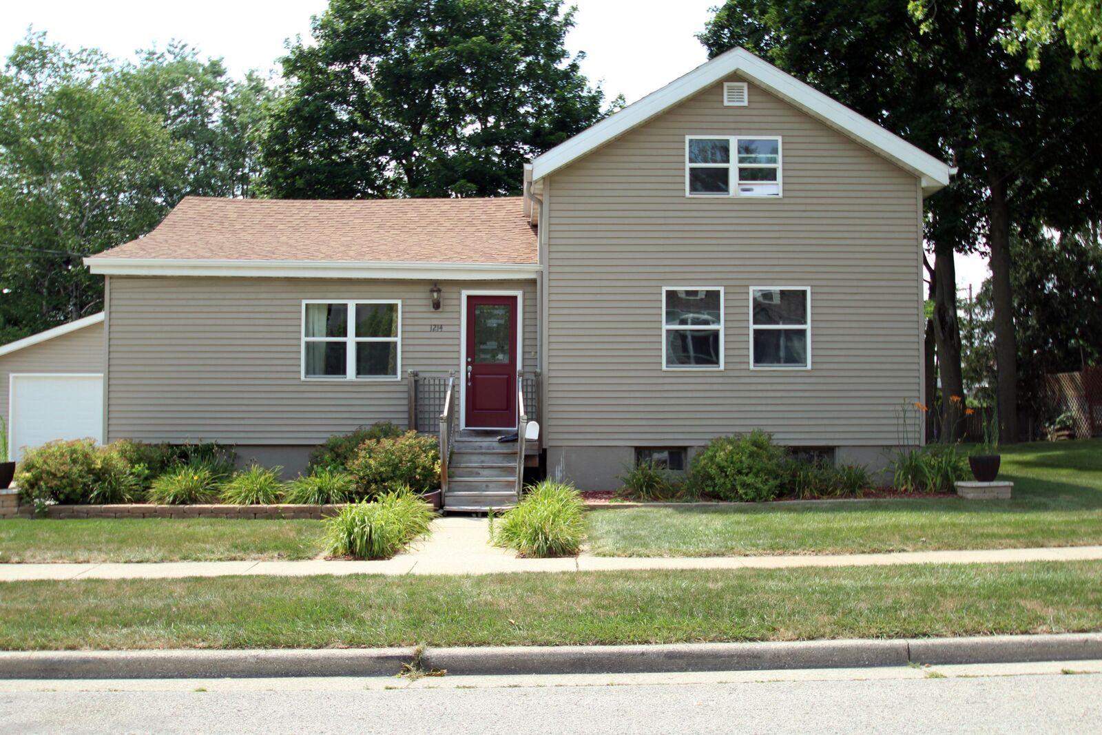 Property Photo:  1214 S 9th St  WI 53094 