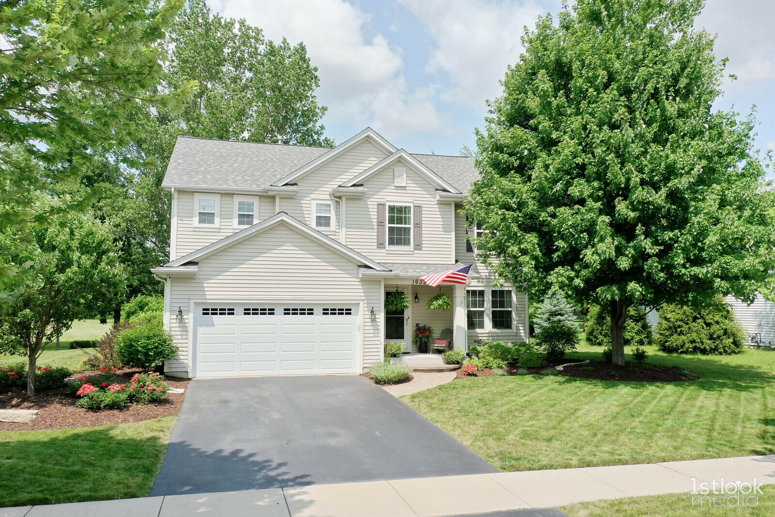 Property Photo: 16328 Spring Creek Lane IL 60586