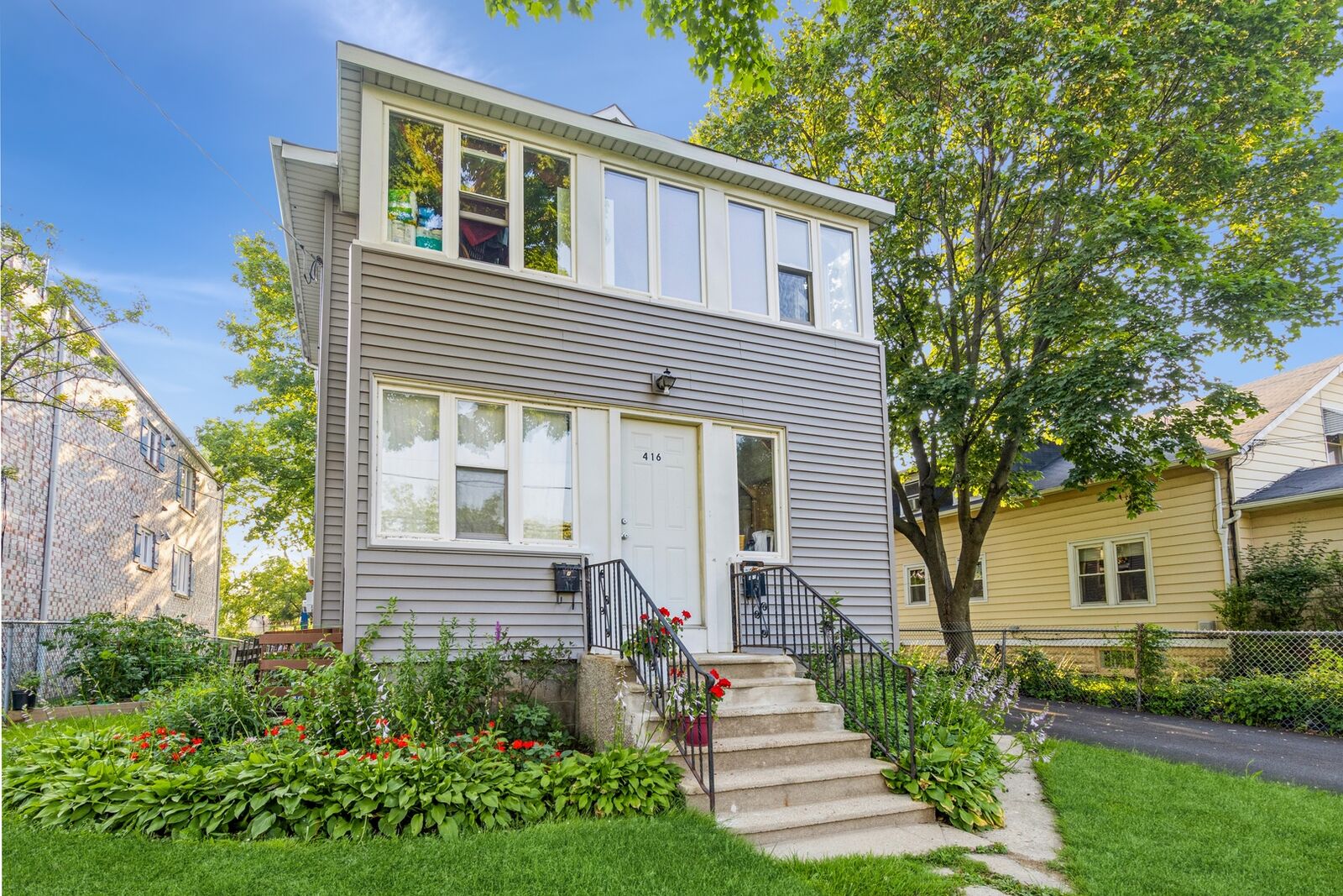 Property Photo:  416 Central Avenue N  IL 60040 