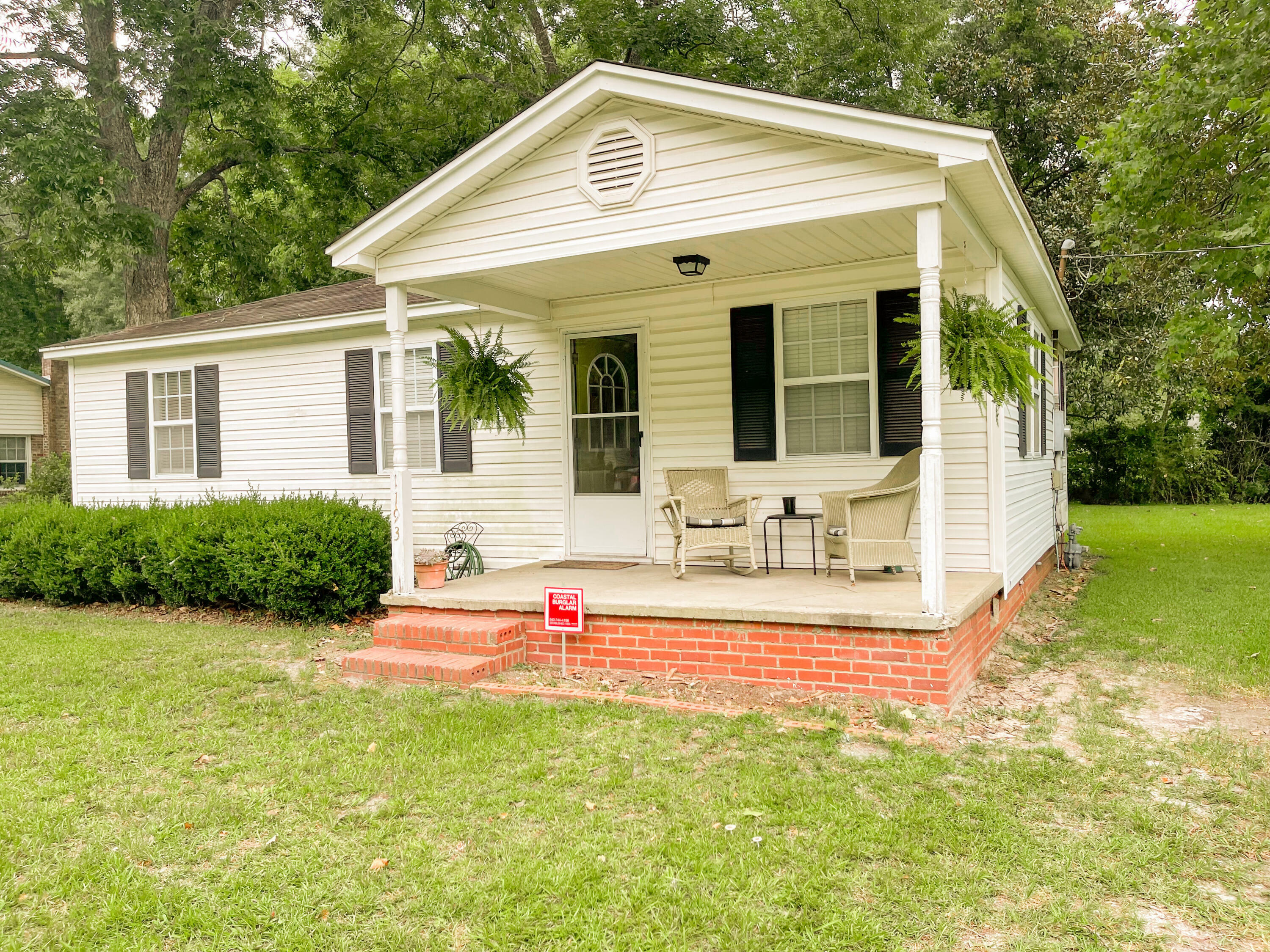 Property Photo:  1193 Dandridge Road  SC 29488 