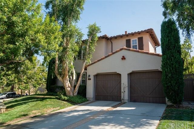 Property Photo: 24520 Cantada Street CA 91355