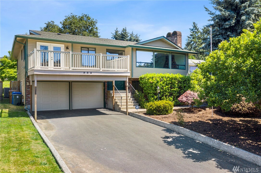 Property Photo:  933 S Magnolia Lane  WA 98465 