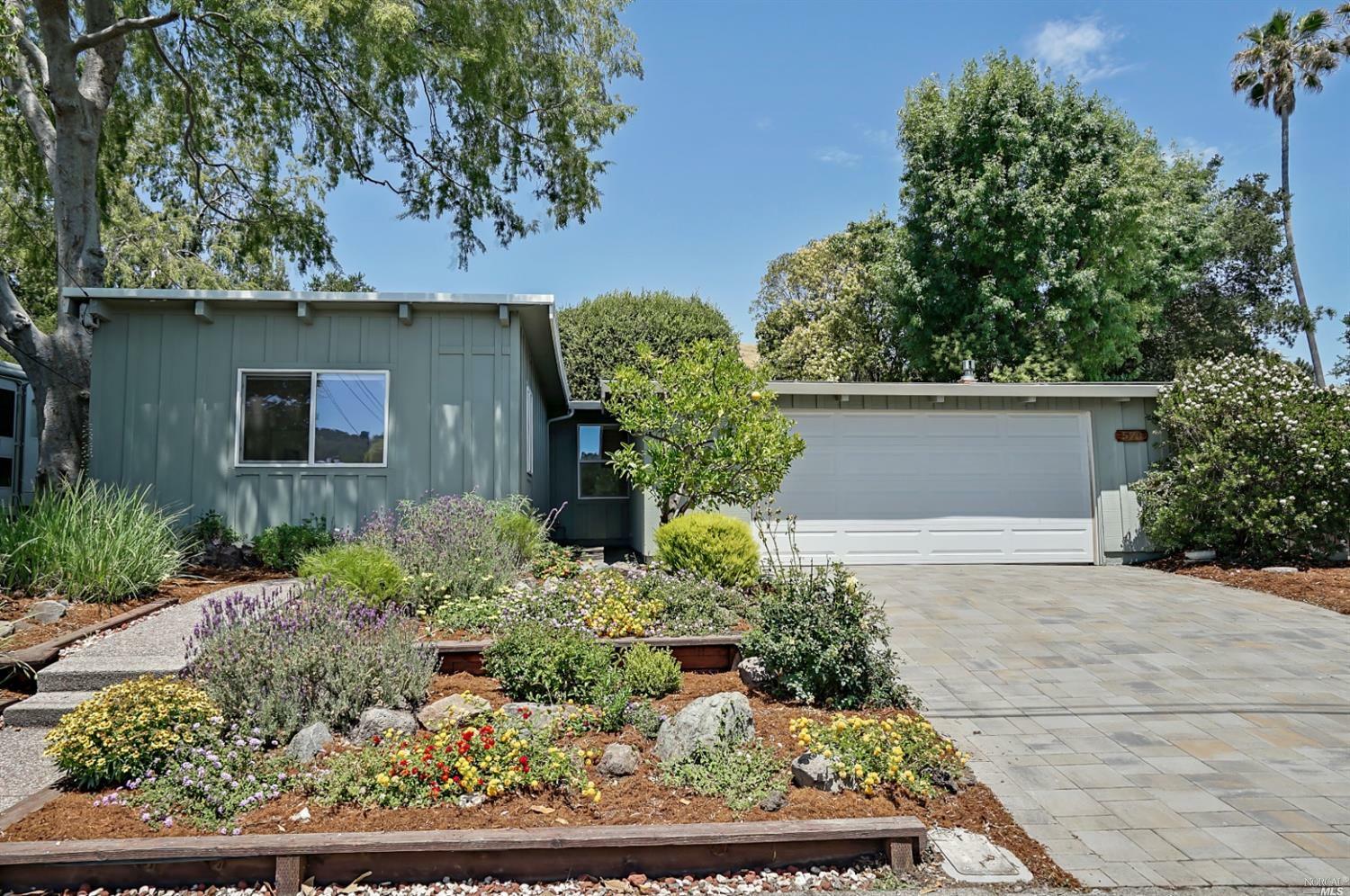 Property Photo:  570 Woodbine Drive  CA 94903 