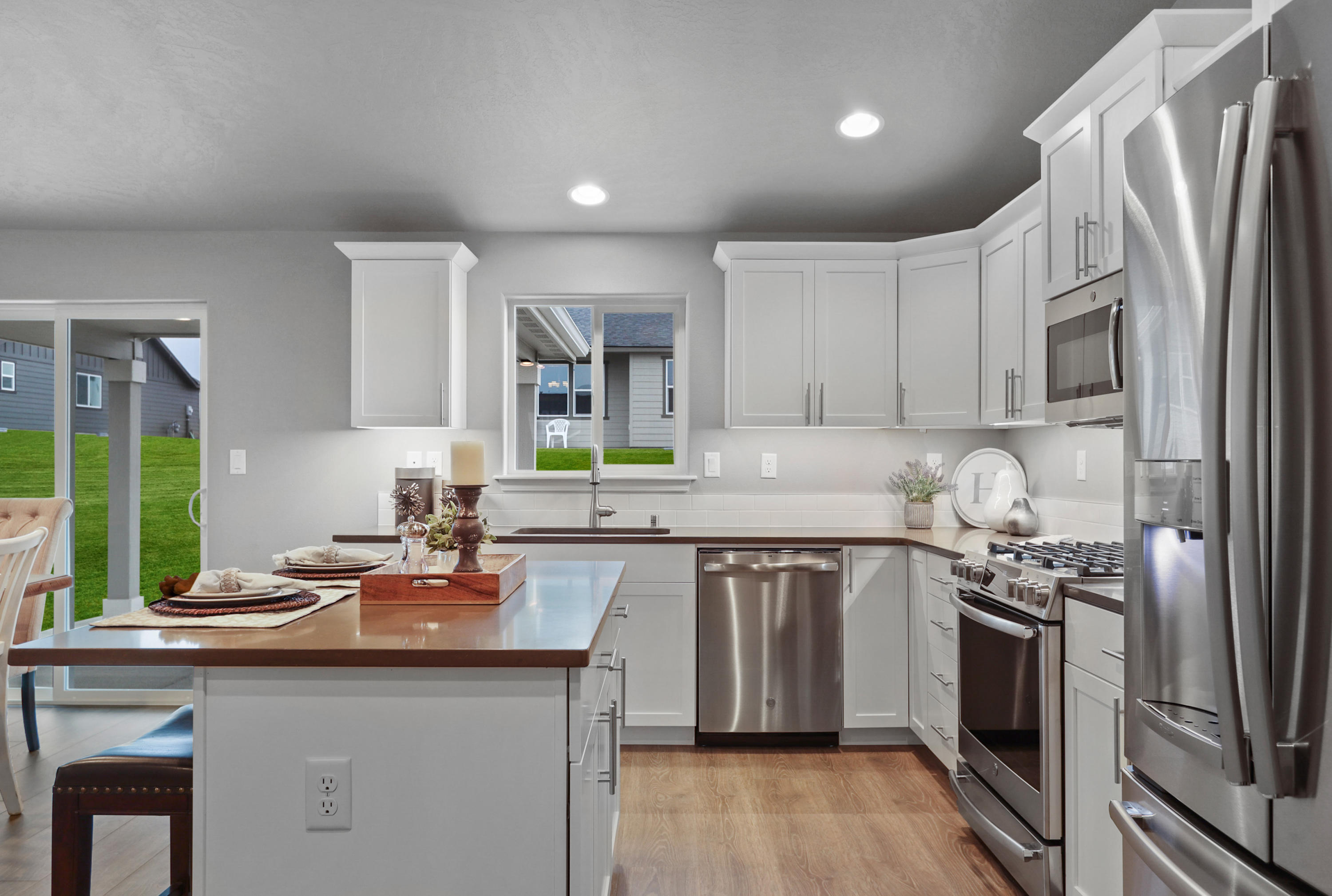 Property Photo: 16686 Apache Tears Court OR 97739