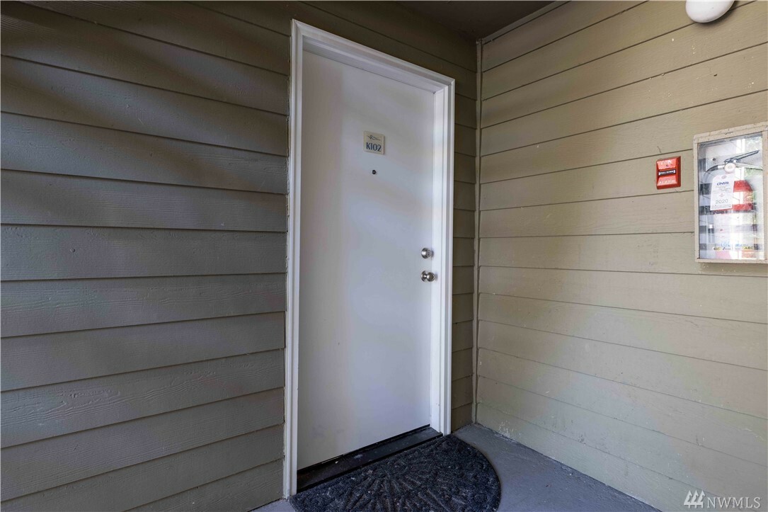 Property Photo:  1852 S 284th Lane K-102  WA 98003 
