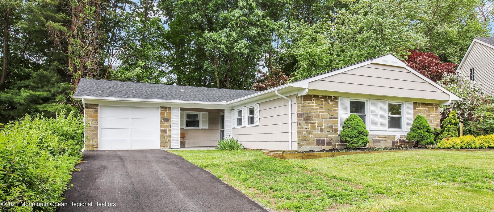 Property Photo:  49 Juniper Place  NJ 07747 