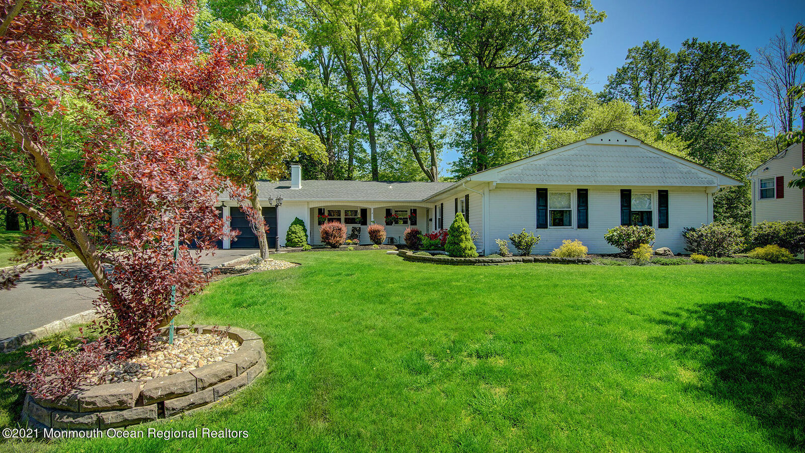 Property Photo:  4 Alder Court  NJ 07747 