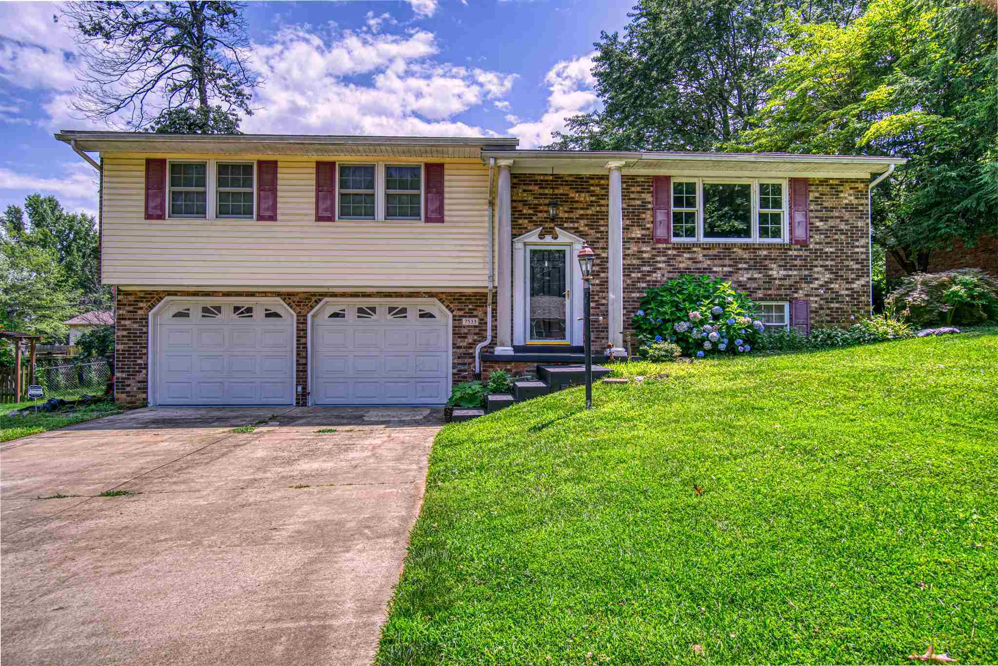 Property Photo: 7533 Edgedale Drive IN 47630-3063