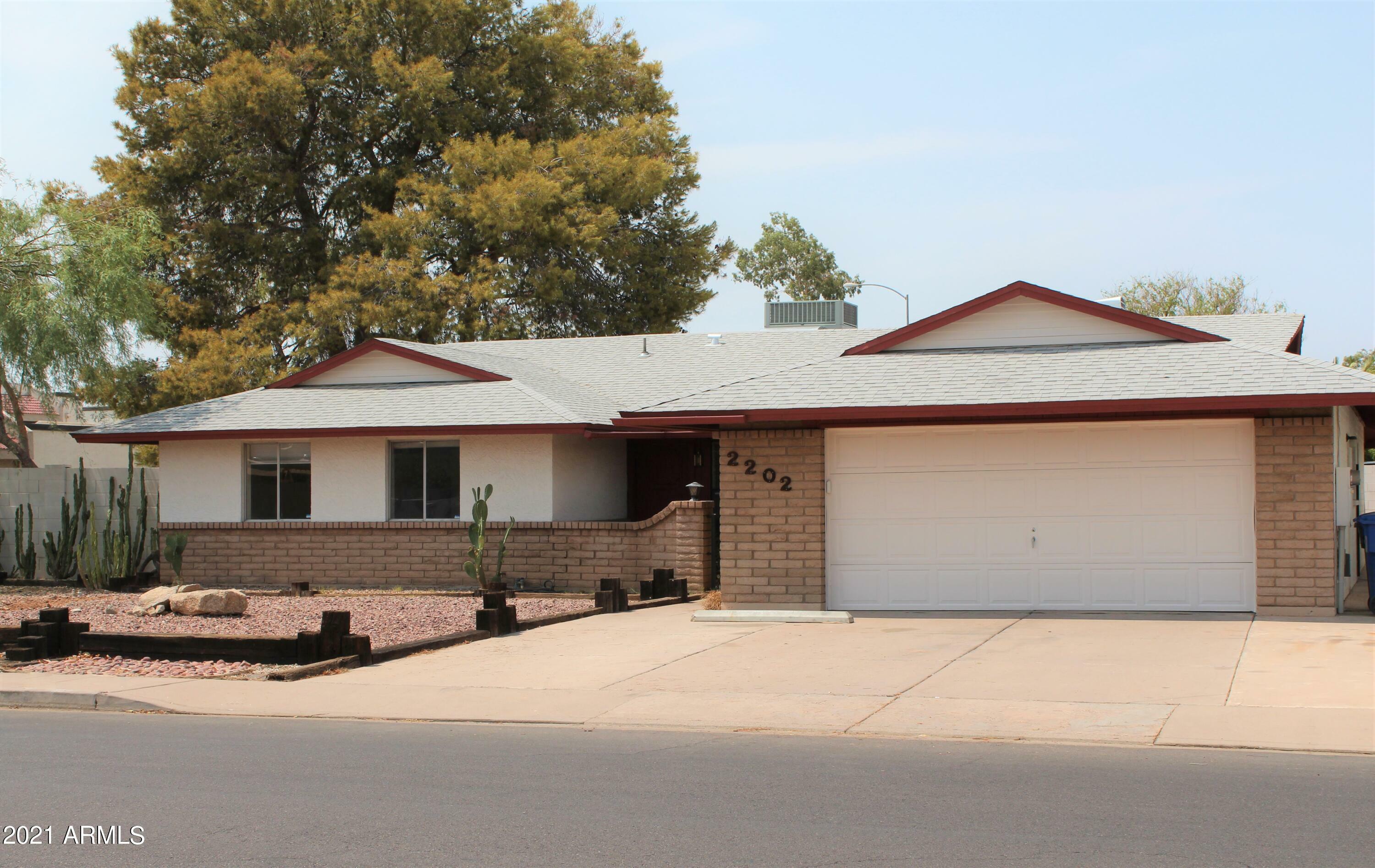 Property Photo:  2202 E Hampton Avenue  AZ 85204 