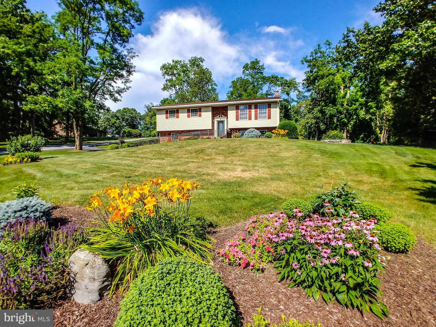 Property Photo:  173 Pheasant Circle  PA 17202 