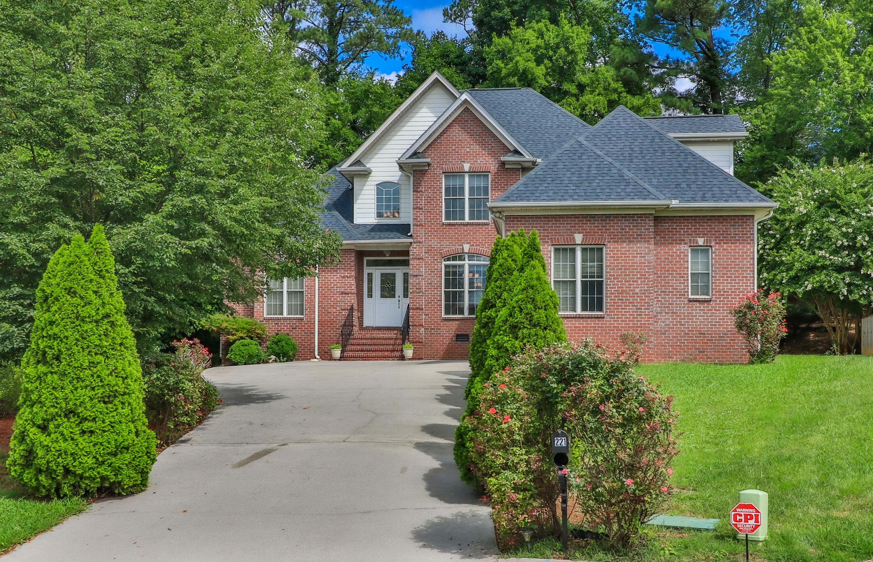 Property Photo:  221 Rothesay Lane  TN 37909 