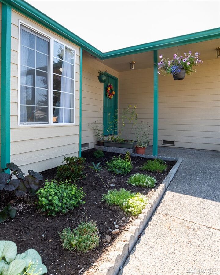 Property Photo: 909 Summer Meadows Ct WA 98284