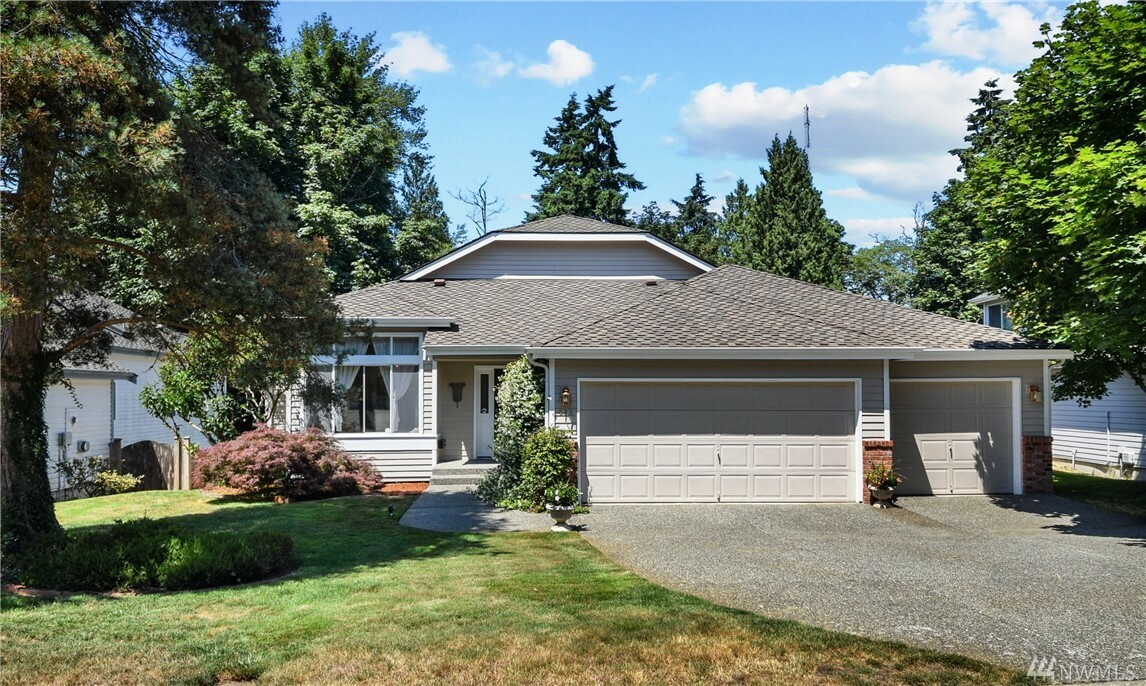 Property Photo: 617 40th Place WA 98201