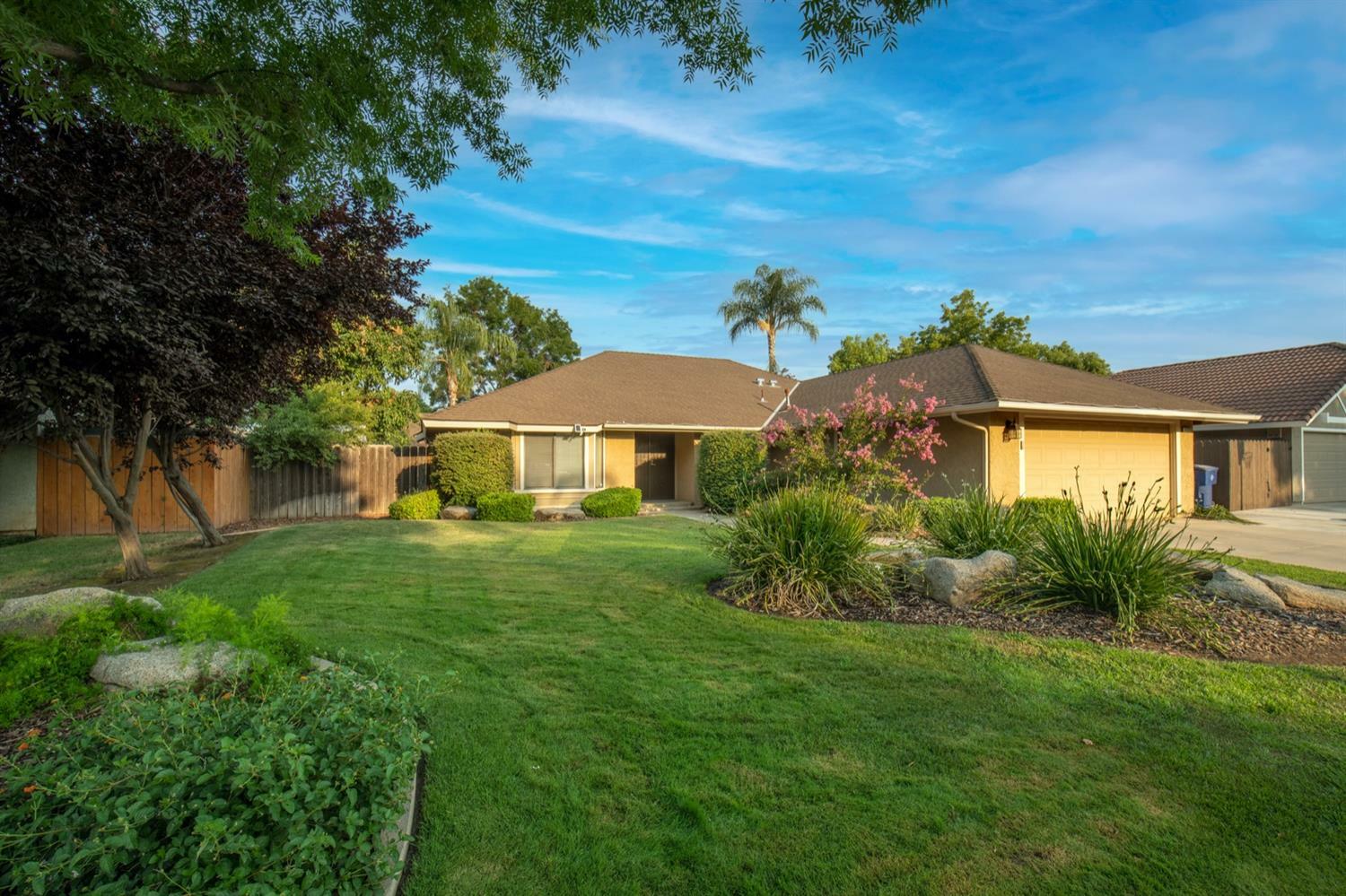 Property Photo:  1172 Jasmine Avenue  CA 93611 