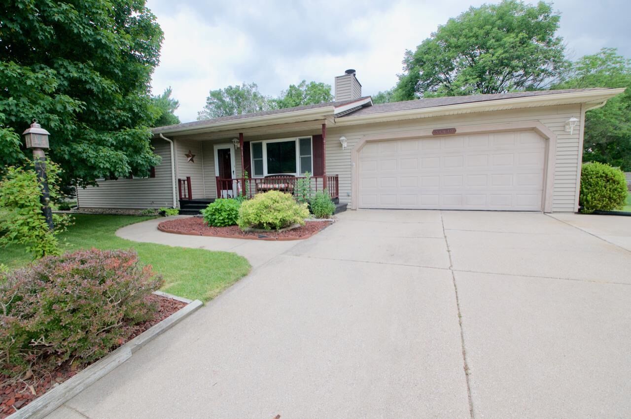 Property Photo:  54940 E Sunray Drive  IN 46561 