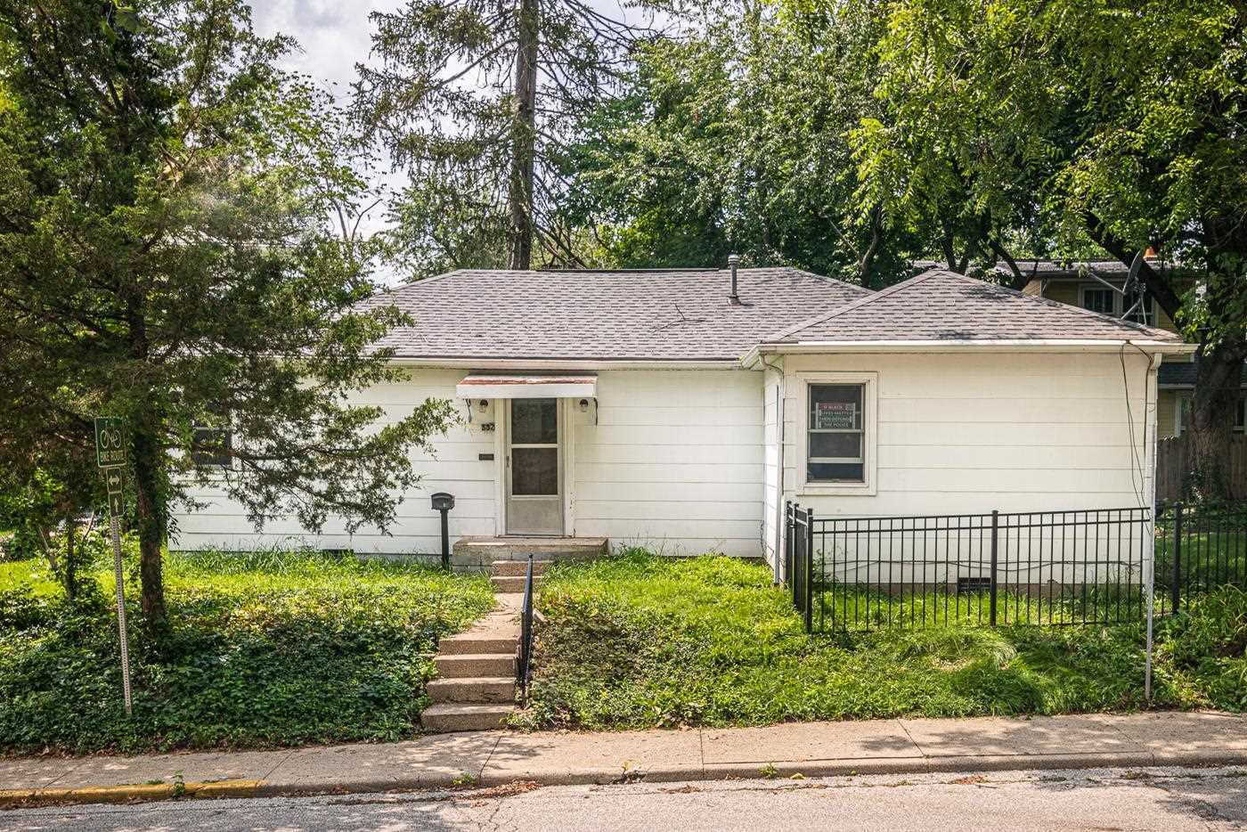 Property Photo:  832 S Woodlawn Avenue  IN 47401-4959 