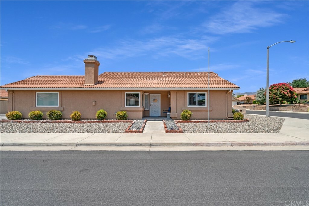 Property Photo:  729 Rios Road  CA 92545 