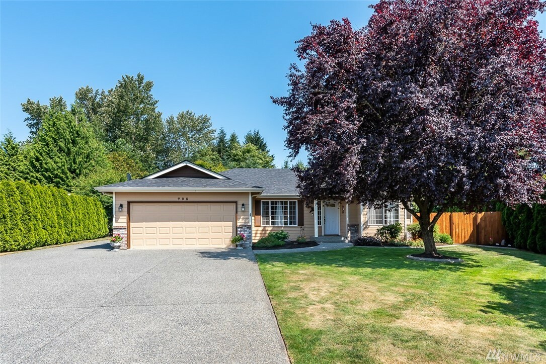 Property Photo:  705 Brickyard Blvd  WA 98284 