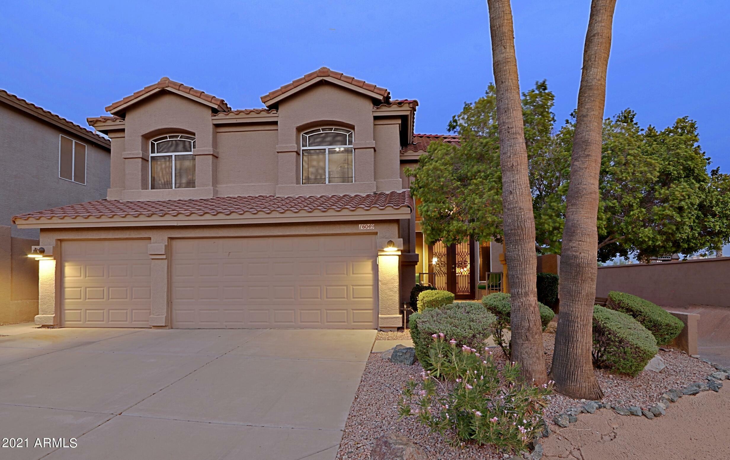 Property Photo:  16049 S 10th Place  AZ 85048 