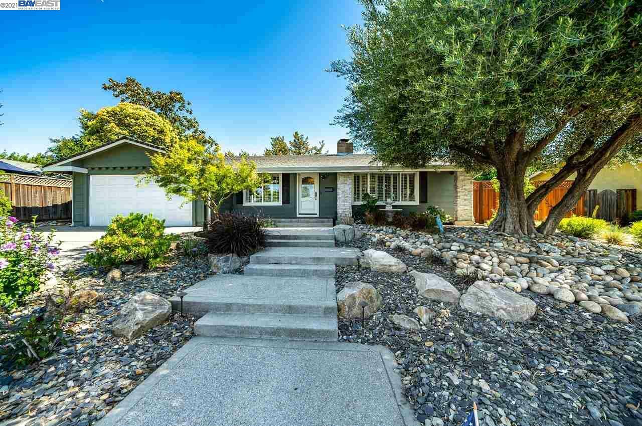 Property Photo:  1407 Vancouver Way  CA 94550 