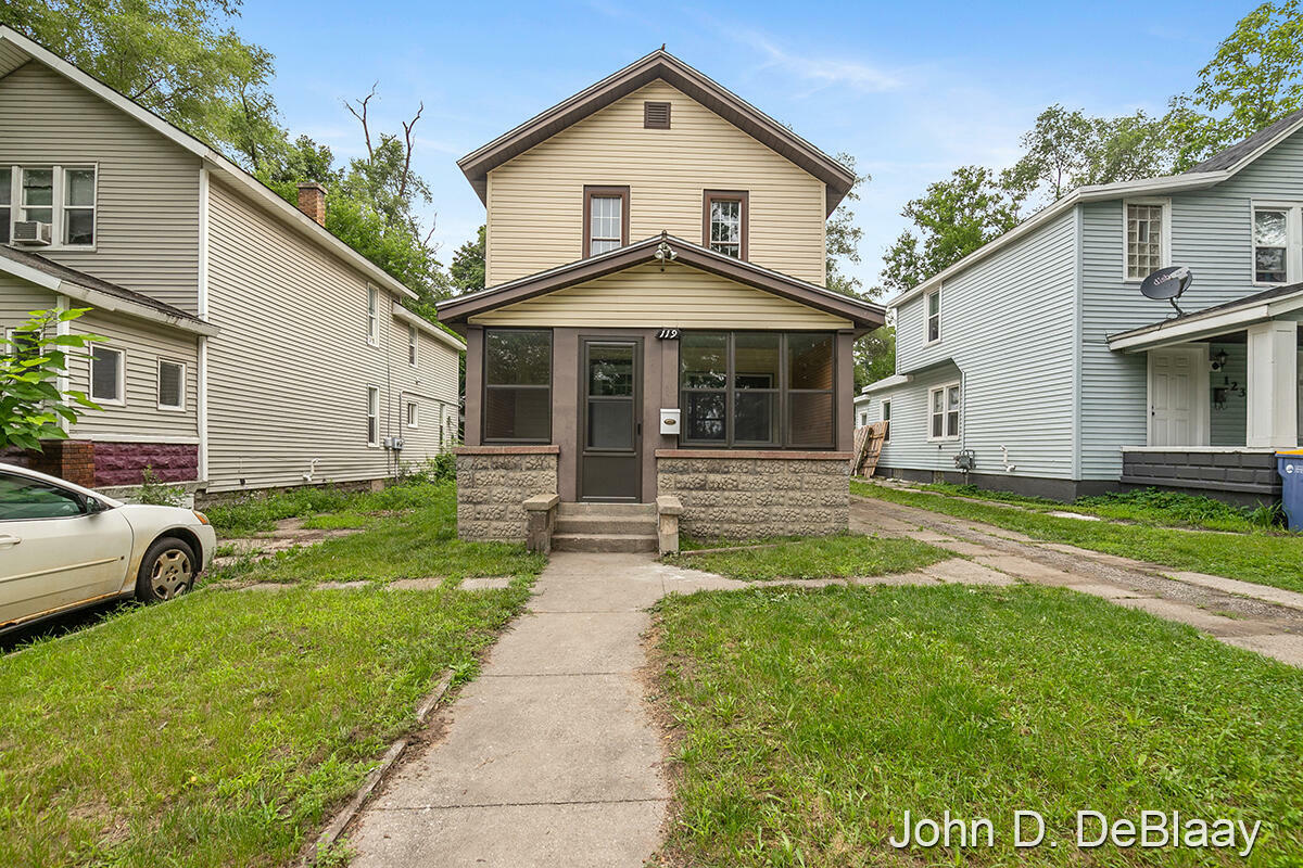 Property Photo:  119 Barnett Street NE  MI 49503 