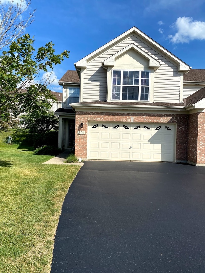 Property Photo: 321 Lake Gillilan Way IL 60102