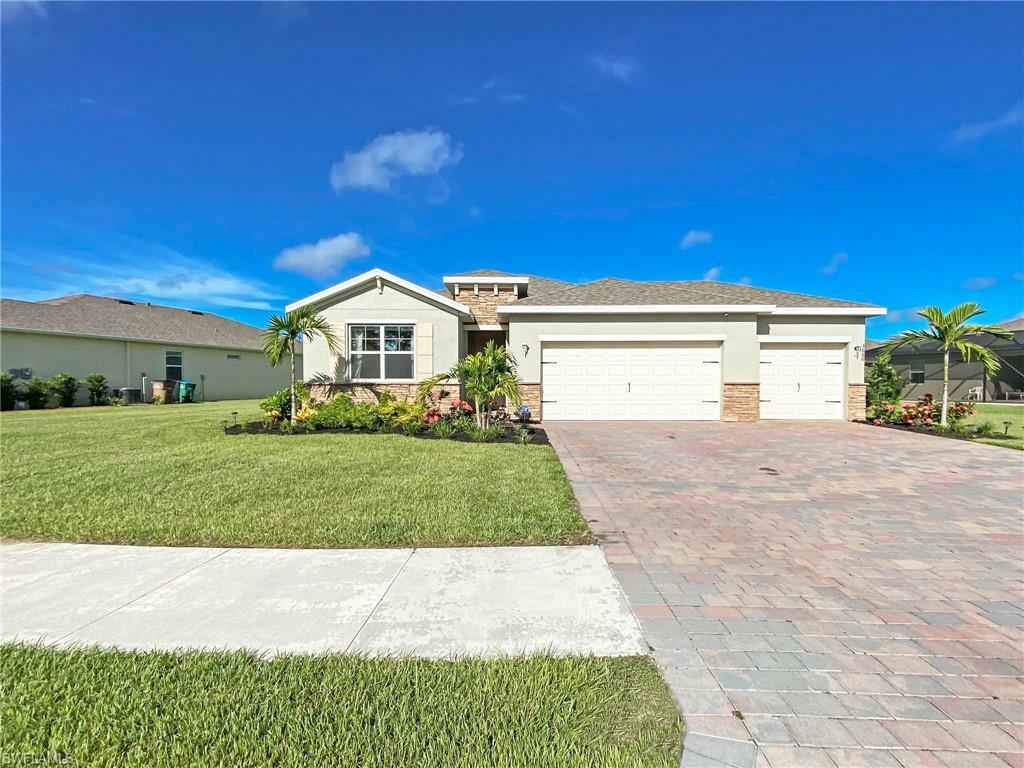 Property Photo:  3060 Amadora Circle  FL 33909 