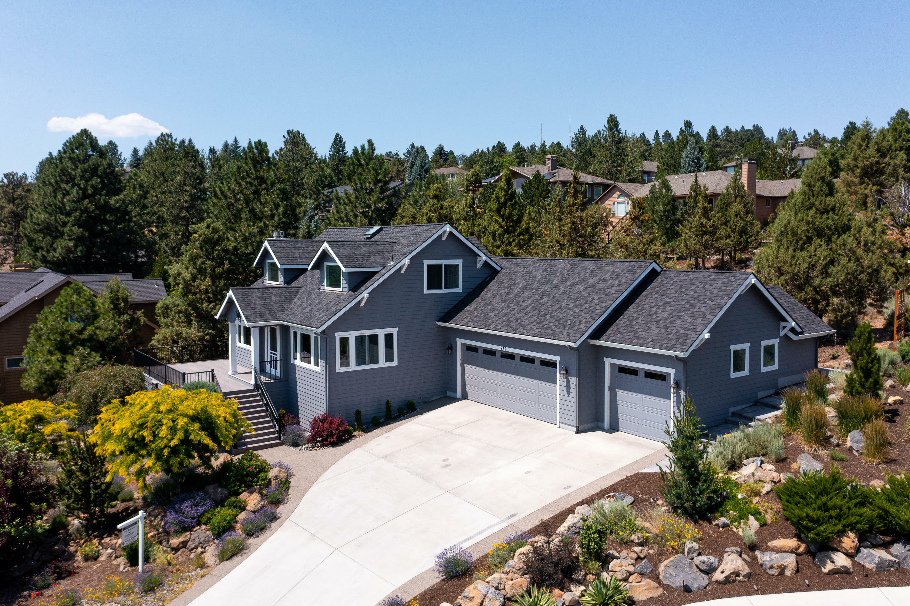 Property Photo: 752 NW Sonora Drive OR 97703