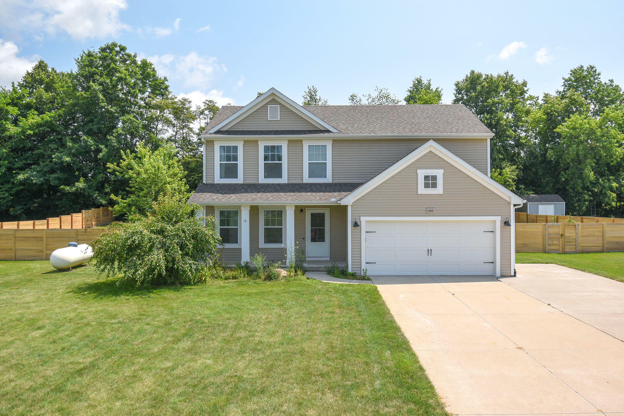 Property Photo:  13370 Sunset View Drive Drive  MI 49319 