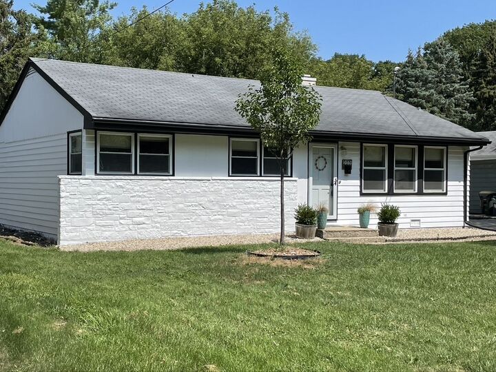 16160 W Arlington Drive  Libertyville IL 60048 photo