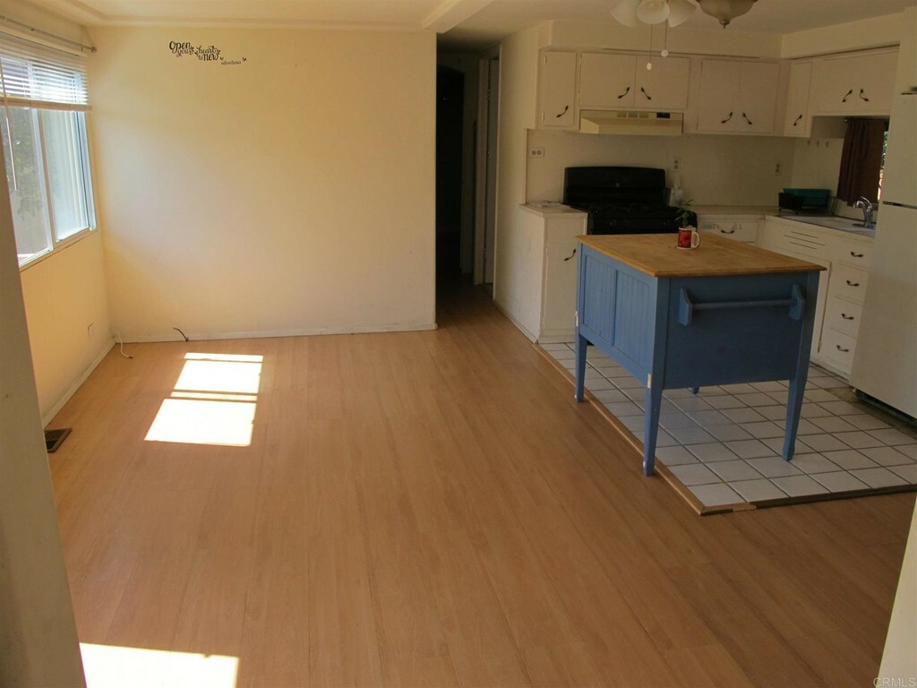 Property Photo:  699 N Vulcan Avenue 7  CA 92024 