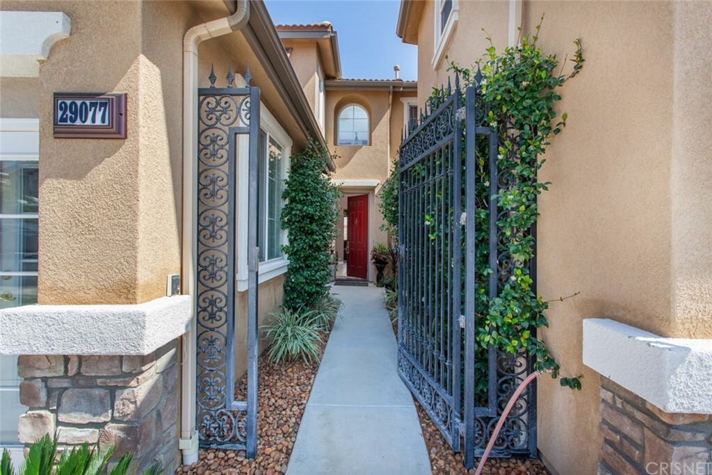 Property Photo: 29077 Madrid Place CA 91384